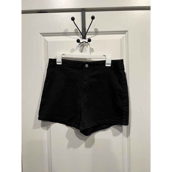 Shorts - Picture 1 of 3